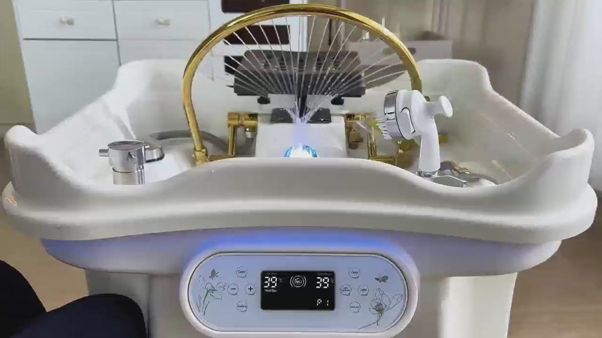 TooMiMo head-spa in action